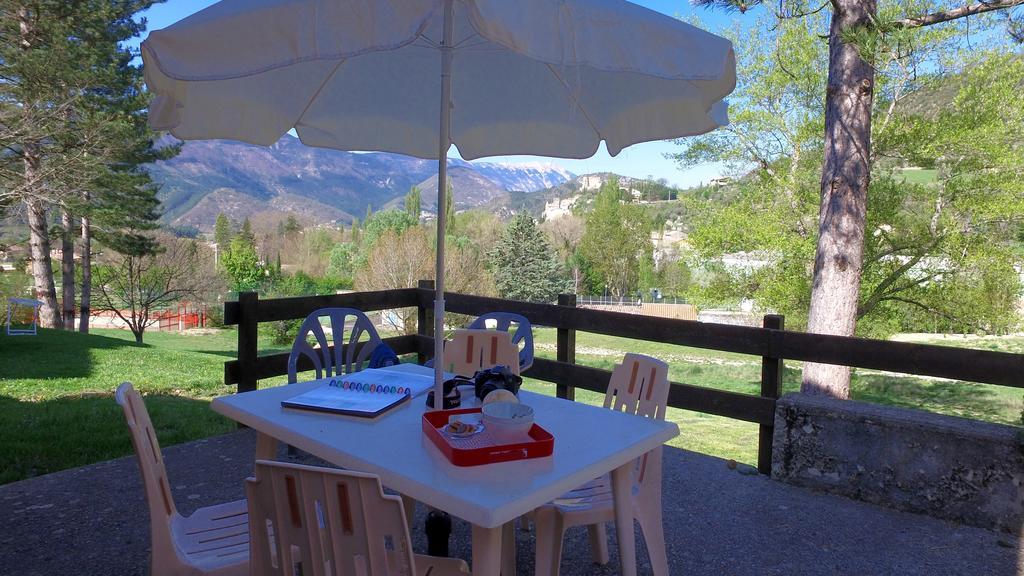 Vvf Drome Provence Hotel Montbrun-les-Bains Buitenkant foto