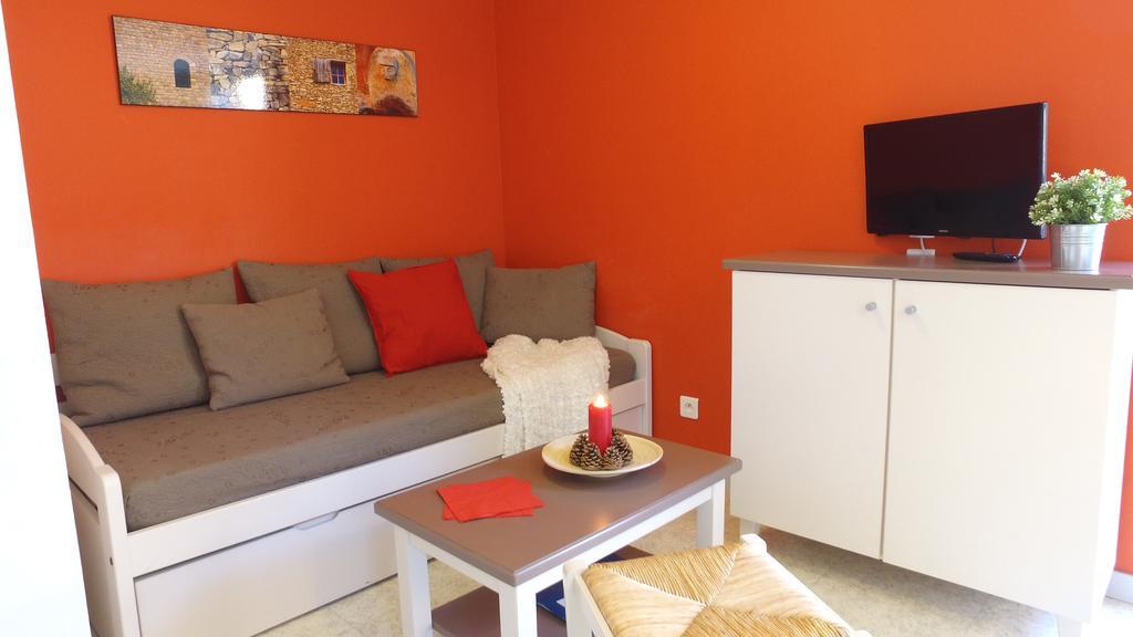 Vvf Drome Provence Hotel Montbrun-les-Bains Buitenkant foto